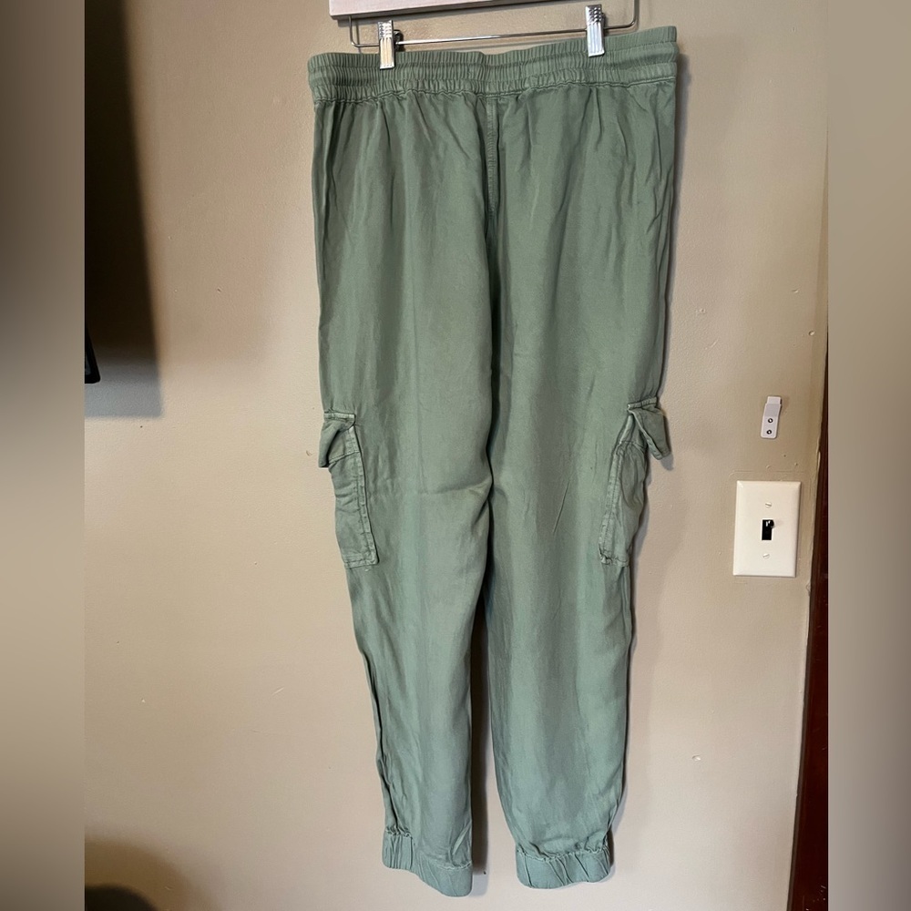 Elizabeth And James Cargo Jogger Pants - Picture 4 of 7